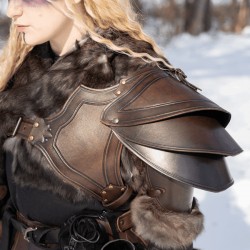 Warriors Single leather Pauldron